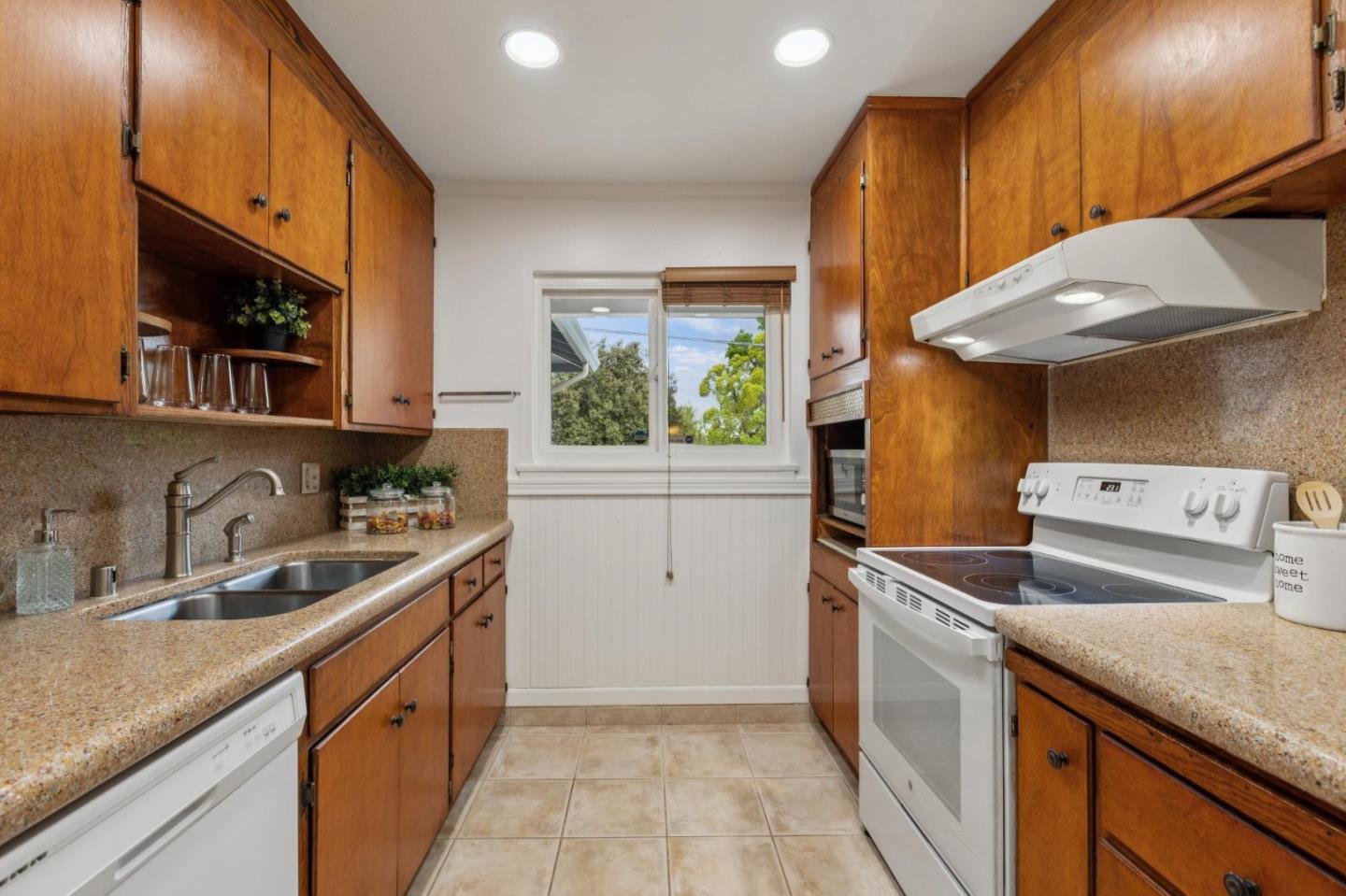 1087 South Stelling Road Cupertino, CA 95014 - Photo 6 of 22