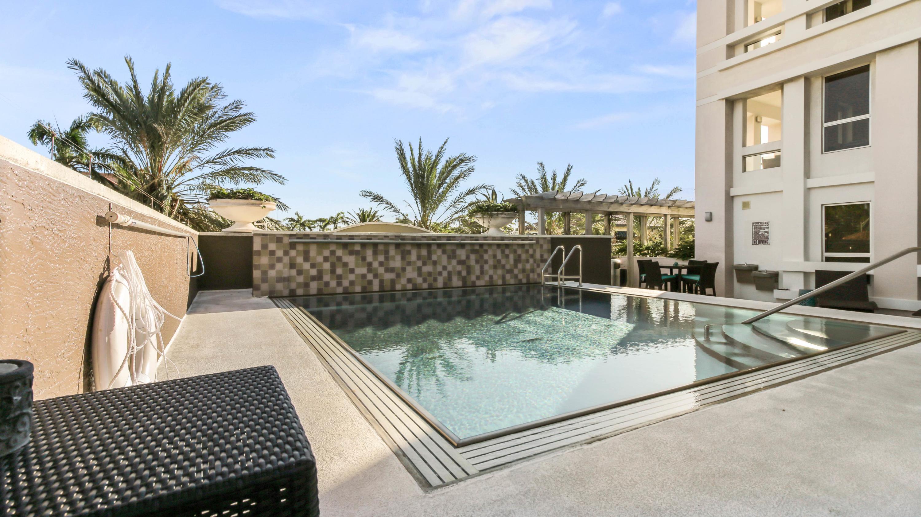 455 East Palmetto Park Road, Unit 5W Boca Raton, FL 33432 - Photo 23 of 36 Pool