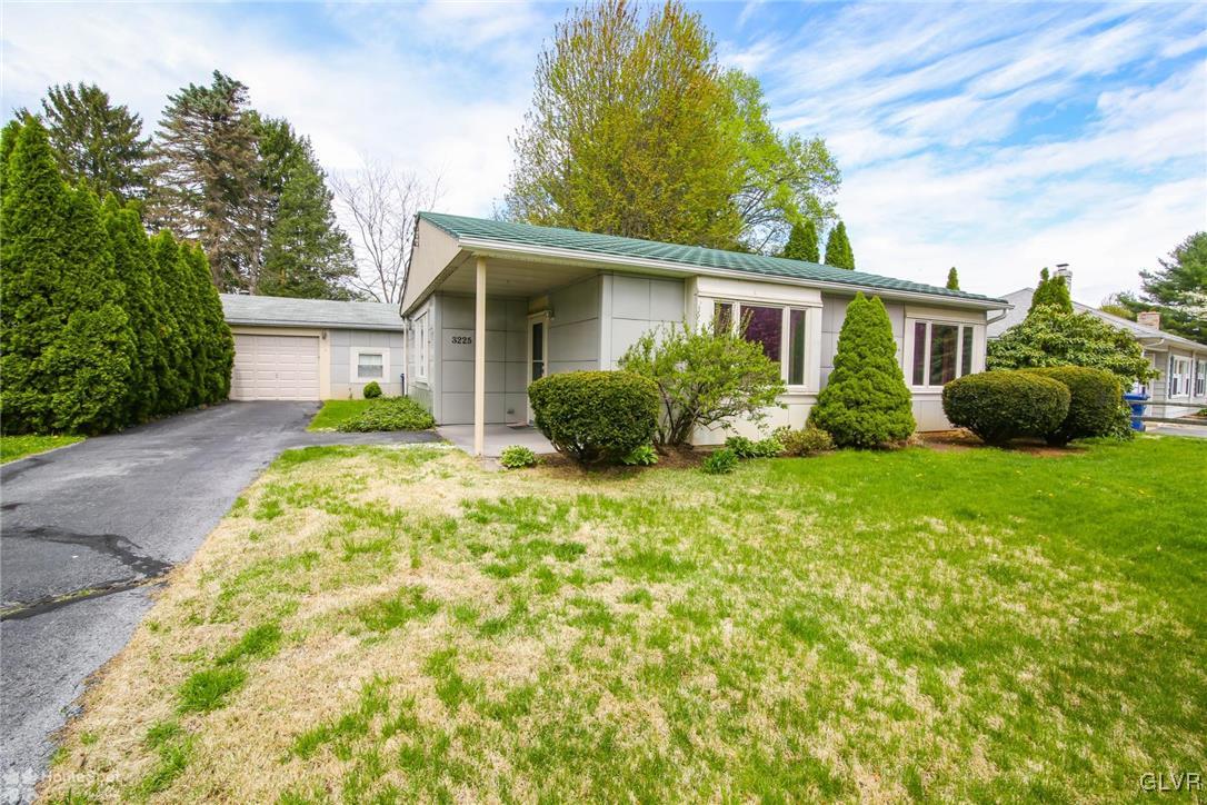 3225 Edinburgh Road Allentown, PA 18104 - Photo 2 of 27 Gallery Image 2