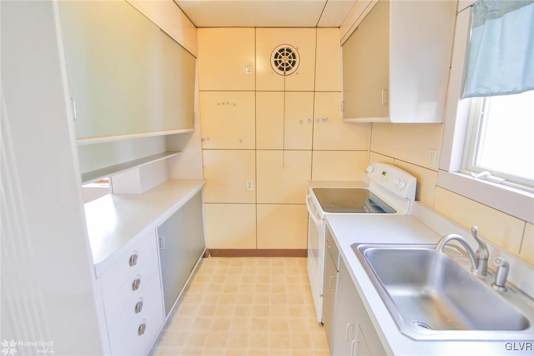 3225 Edinburgh Road Allentown, PA 18104 - Photo 9 of 27 Gallery Image 9