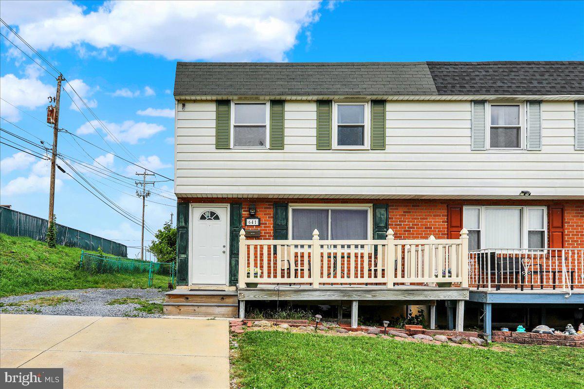 641 Centre Street Reading, PA 19605 - Photo 3 of 27 Gallery Image 3