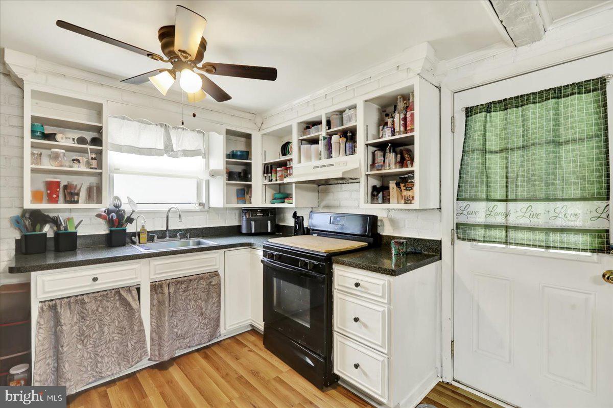 641 Centre Street Reading, PA 19605 - Photo 8 of 27 Gallery Image 8