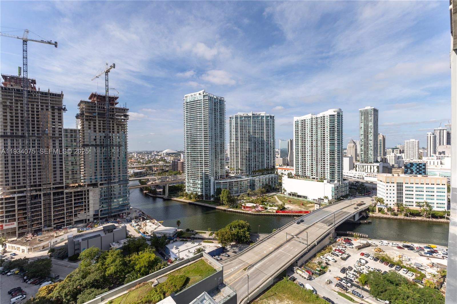 68 Southeast 6th Street, Unit 2006 Miami, FL 33131 - Photo 30 of 49 a view of swimming pool from a balcony