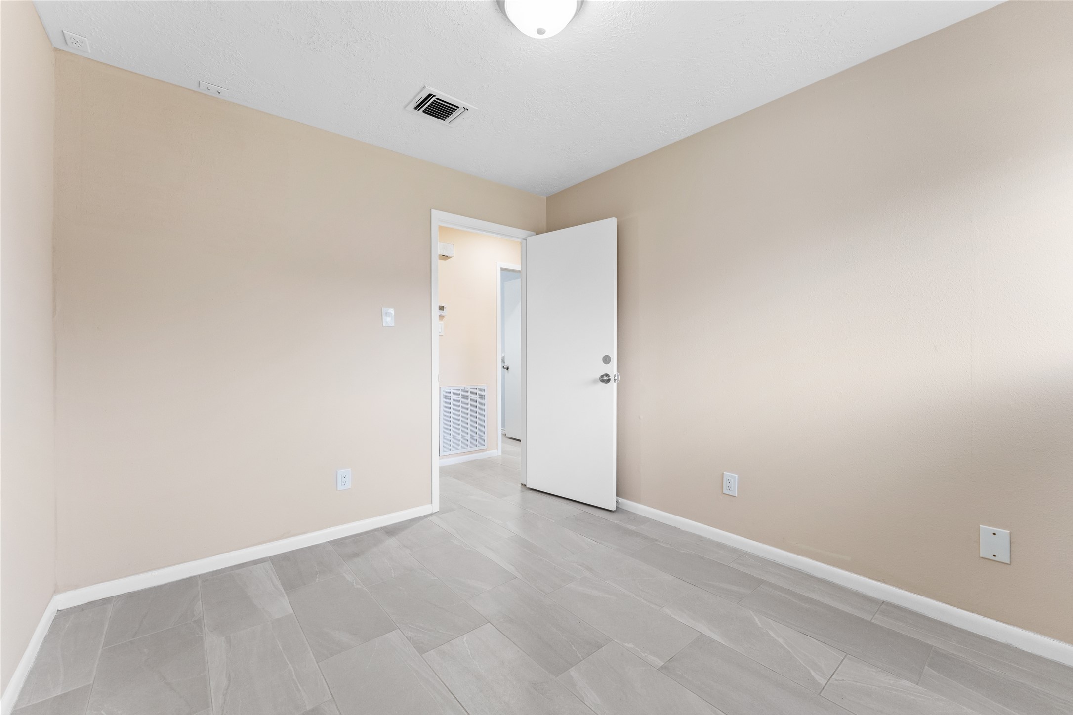 1431 Epsilon Street Pasadena, TX 77504 - Photo 14 of 21 a view of an empty room