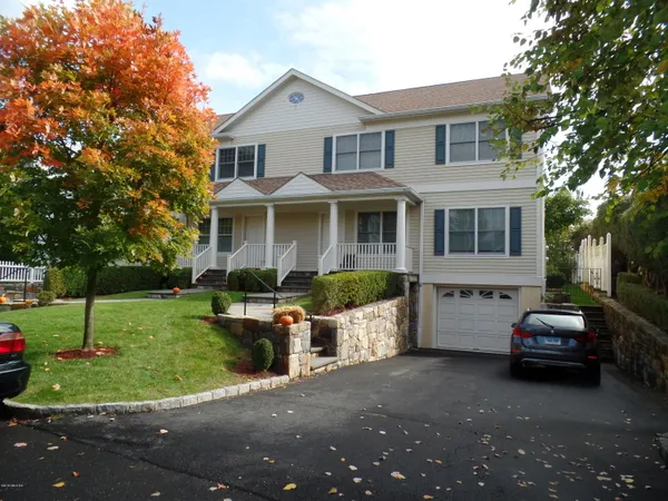 $6,500 | 17 Windy Knolls, Unit B, Greenwich, CT 06831