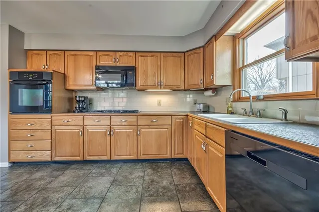 $389,000 | 10120 West 65th Street, Merriam, KS 66203