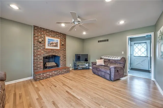 $389,000 | 10120 West 65th Street, Merriam, KS 66203