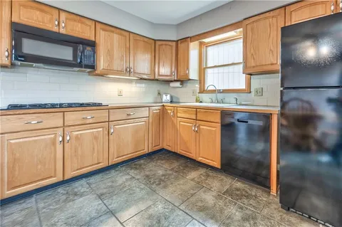 $389,000 | 10120 West 65th Street, Merriam, KS 66203