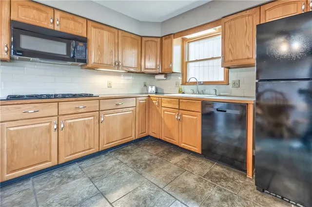 $389,000 | 10120 West 65th Street, Merriam, KS 66203