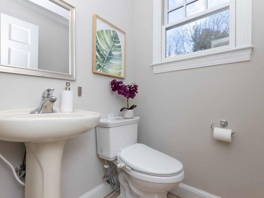 345 Conant Road Weston, MA 02493 - Photo 17 of 40