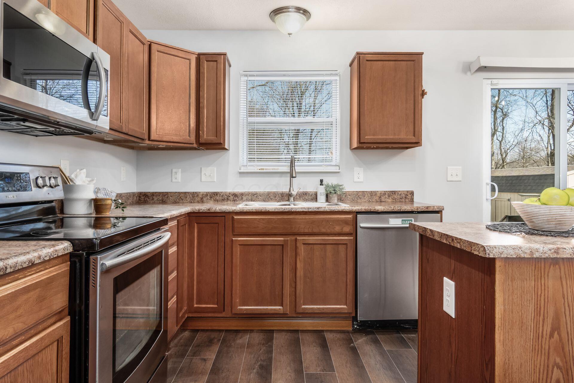 299 Haystack Avenue Pataskala, OH 43062 - Photo 12 of 44 Kitchen