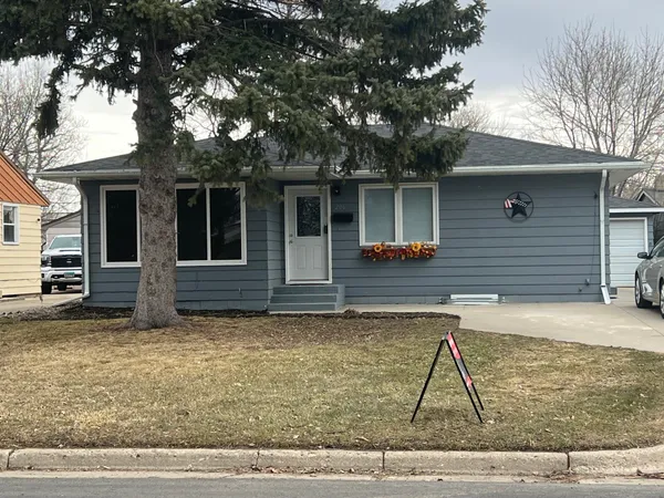 $262,500 | 206 15th Street North, Moorhead, MN 56560