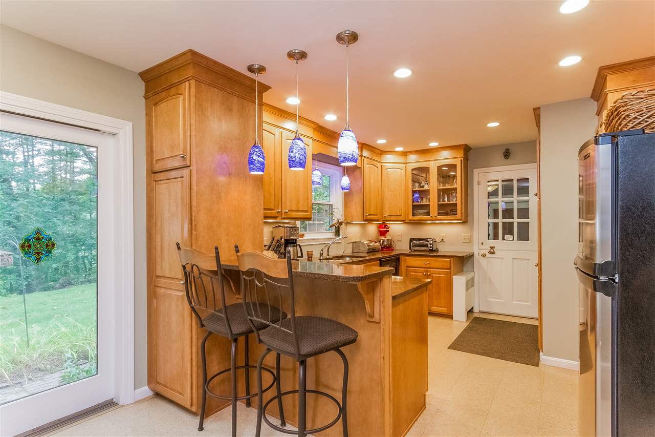 5 Stearns Road Amherst, NH 03031 - Photo 13 of 40