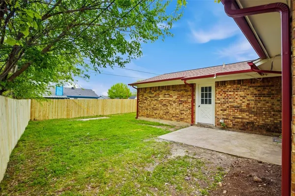 $1,900 | 5900 Stardust Drive South, Watauga, TX 76148