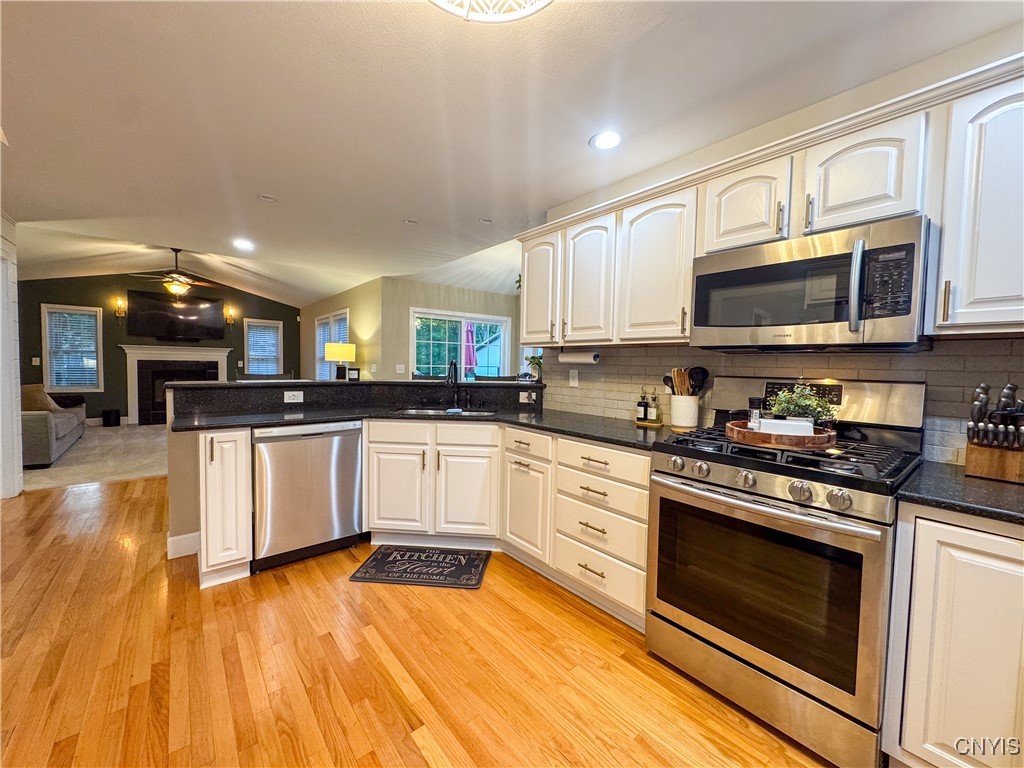 53 Dylan Drive Central Square, NY 13036 - Photo 8 of 44