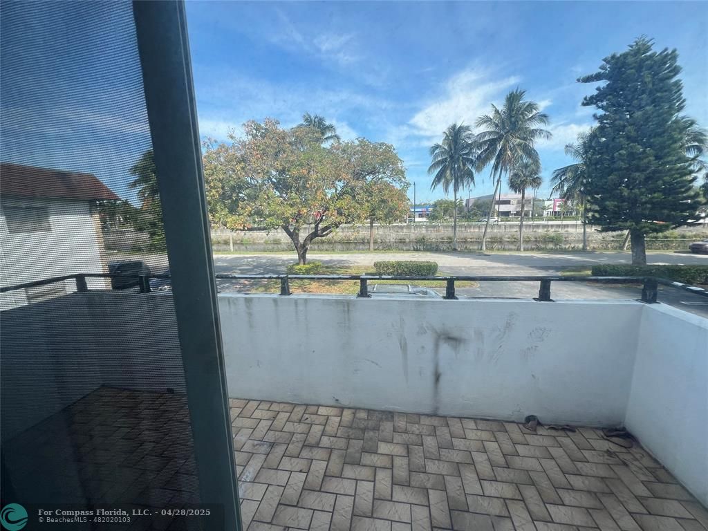 230 Southwest 1st Street, Unit G8 Pompano Beach, FL 33060 - Photo 12 of 16