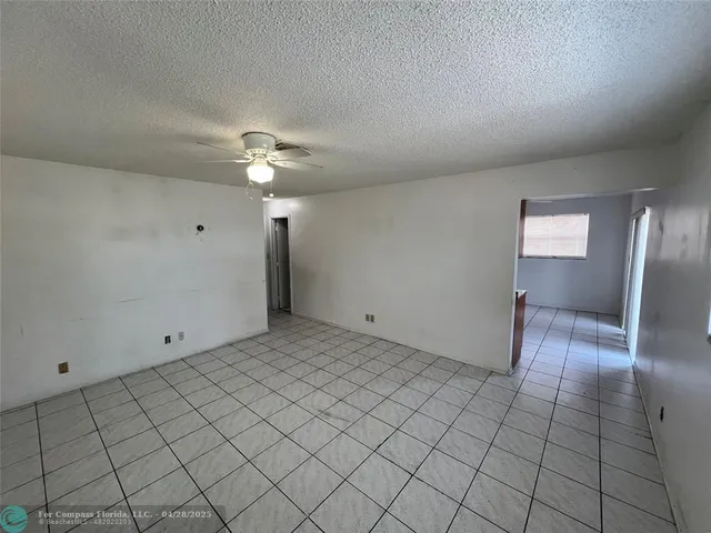 $1,700 | 230 Southwest 1st Street, Unit G8, Pompano Beach, FL 33060