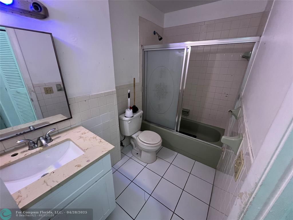 230 Southwest 1st Street, Unit G8 Pompano Beach, FL 33060 - Photo 6 of 16