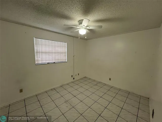 $1,700 | 230 Southwest 1st Street, Unit G8, Pompano Beach, FL 33060