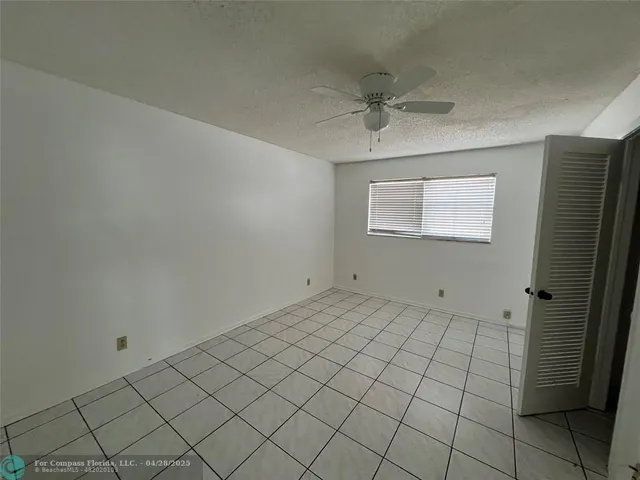 $1,700 | 230 Southwest 1st Street, Unit G8, Pompano Beach, FL 33060