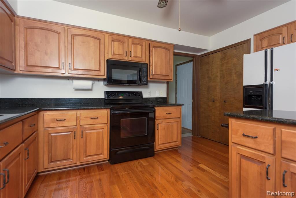1732 North Kilburn Road Rochester Hills, MI 48306 - Photo 6 of 45