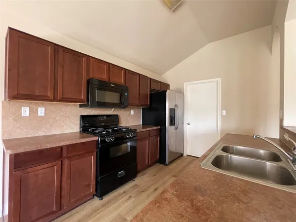 $1,890 | 15203 Lucian Drive, Austin, TX 78725