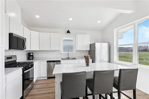 $245,000 | 2805 Live Oak Drive, Terrytown, LA 70056