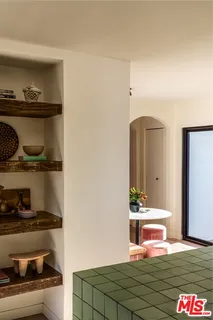 $1,695,000 | 4249 Torreon Drive, Woodland Hills, CA 91364