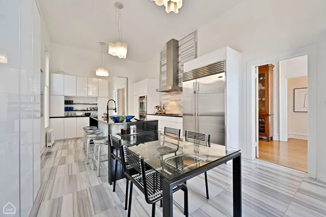 $3,200,000 | 5704 South Dorchester Avenue, Chicago, IL 60637