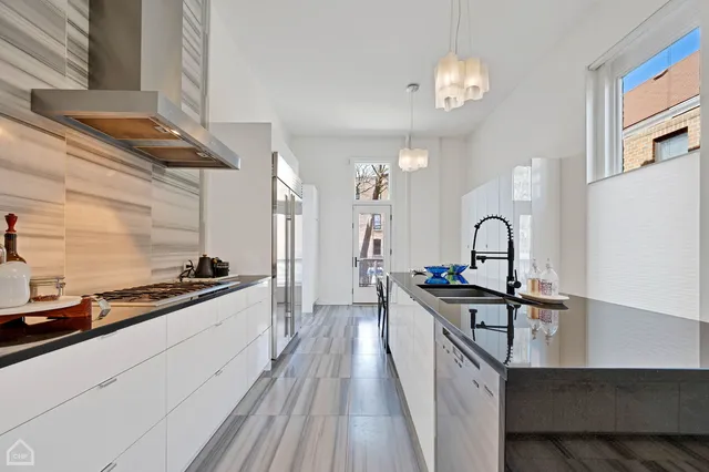 $3,200,000 | 5704 South Dorchester Avenue, Chicago, IL 60637