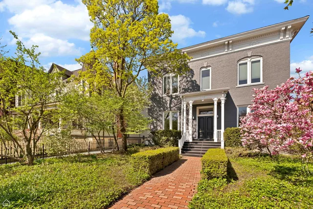 $3,200,000 | 5704 South Dorchester Avenue, Chicago, IL 60637