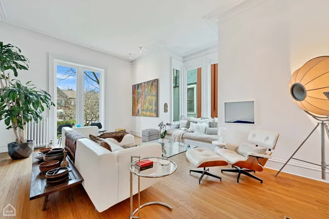 $3,200,000 | 5704 South Dorchester Avenue, Chicago, IL 60637