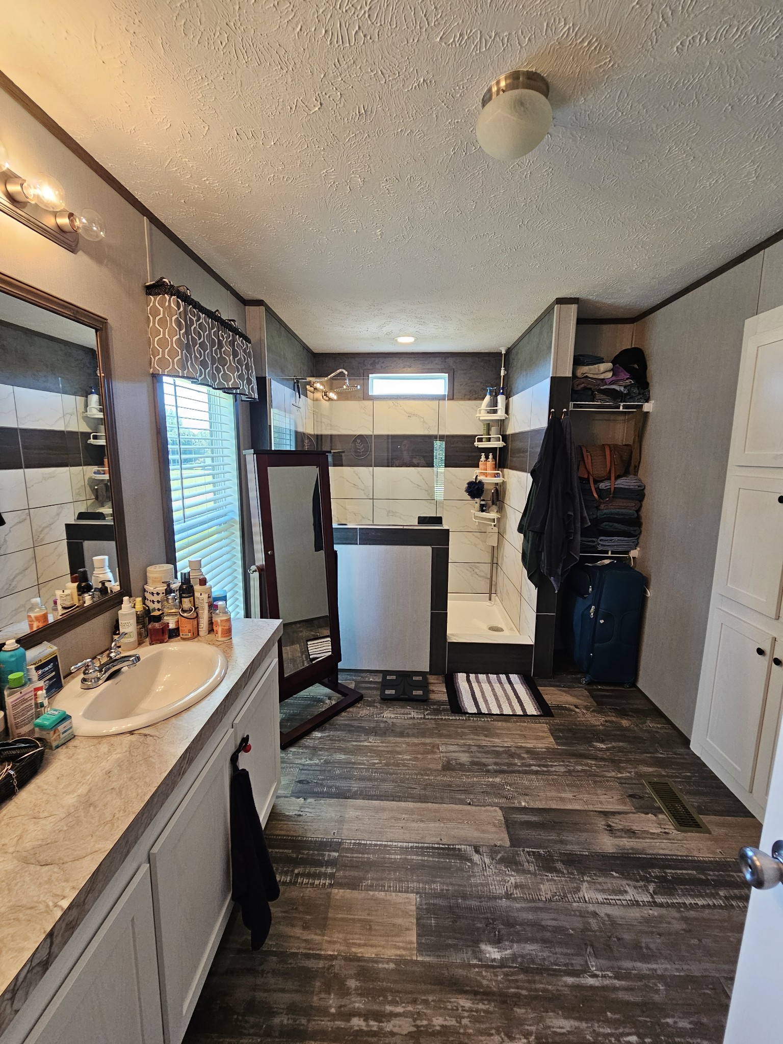 1824 Austin Road Lafayette, TN 37083 - Photo 21 of 35 a view of a room with gym equipment