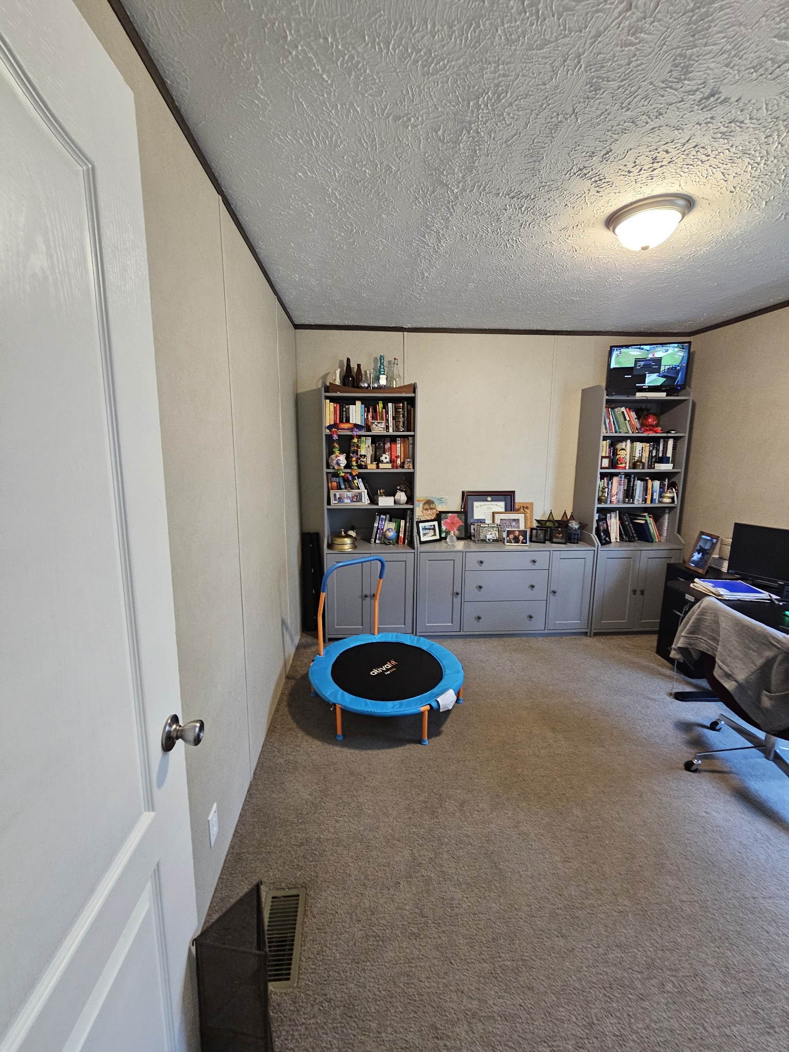 1824 Austin Road Lafayette, TN 37083 - Photo 26 of 35 a view of a room with gym equipment