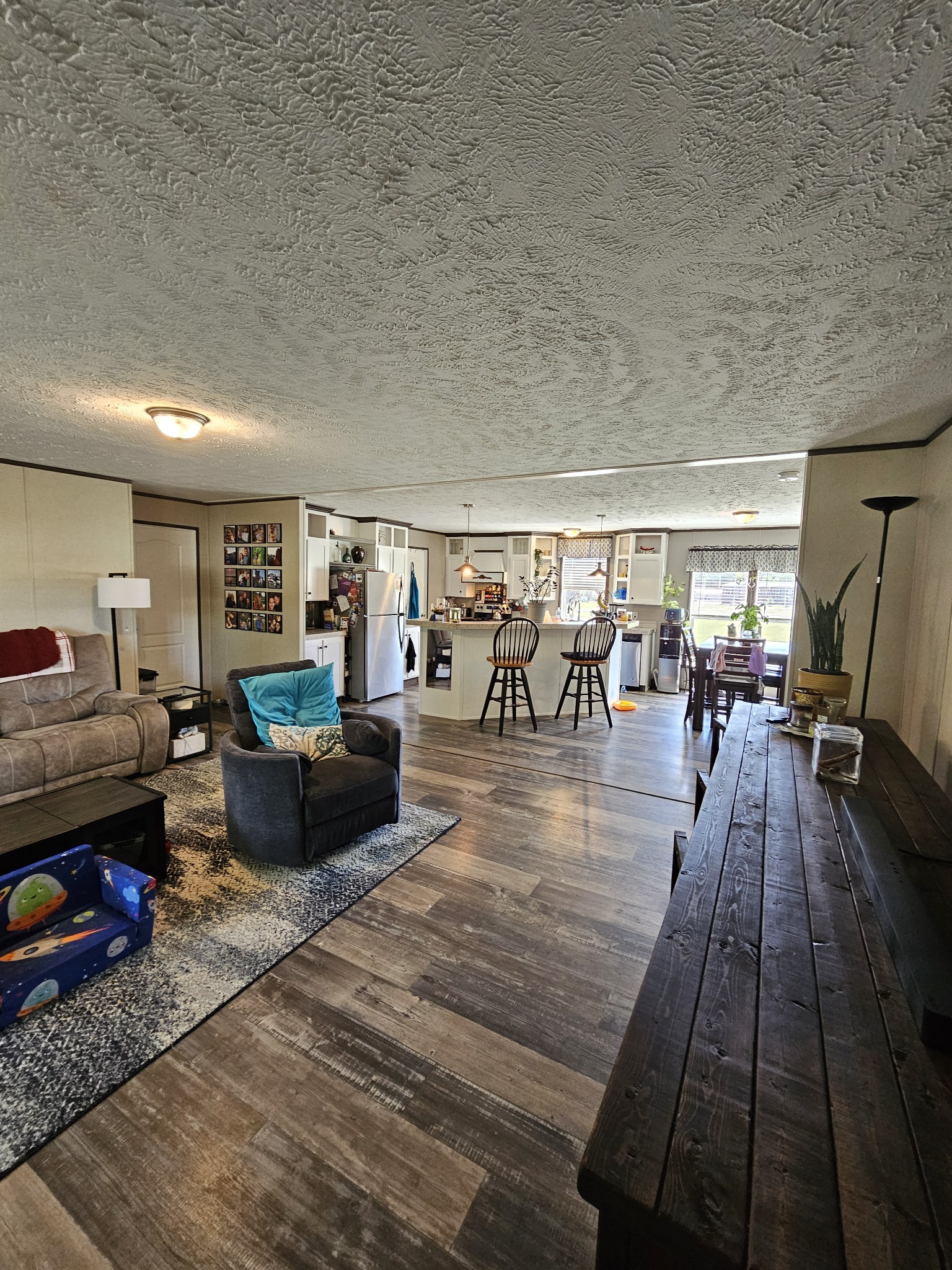 1824 Austin Road Lafayette, TN 37083 - Photo 5 of 35 a living room with furniture and a wooden floor