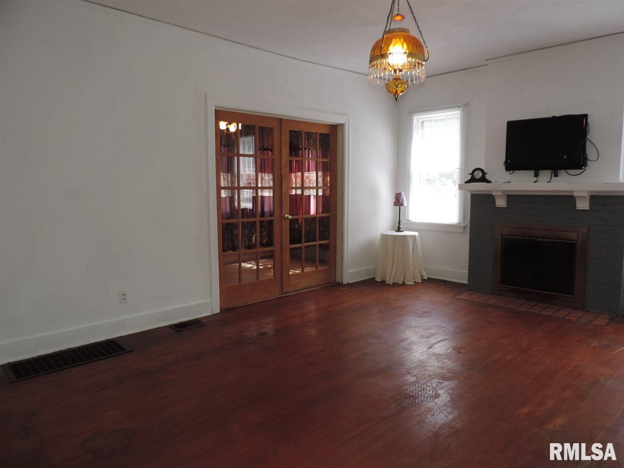 1 Rosenberg Court Pekin, IL 61554 - Photo 5 of 23 Gallery Image 5