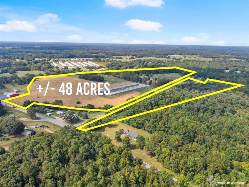 a view of a tennis court