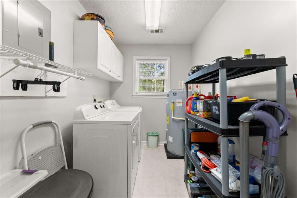 3322 Cheek Pulliam Road Royston, GA 30662 - Photo 15 of 61 a utility room with dryer and washer