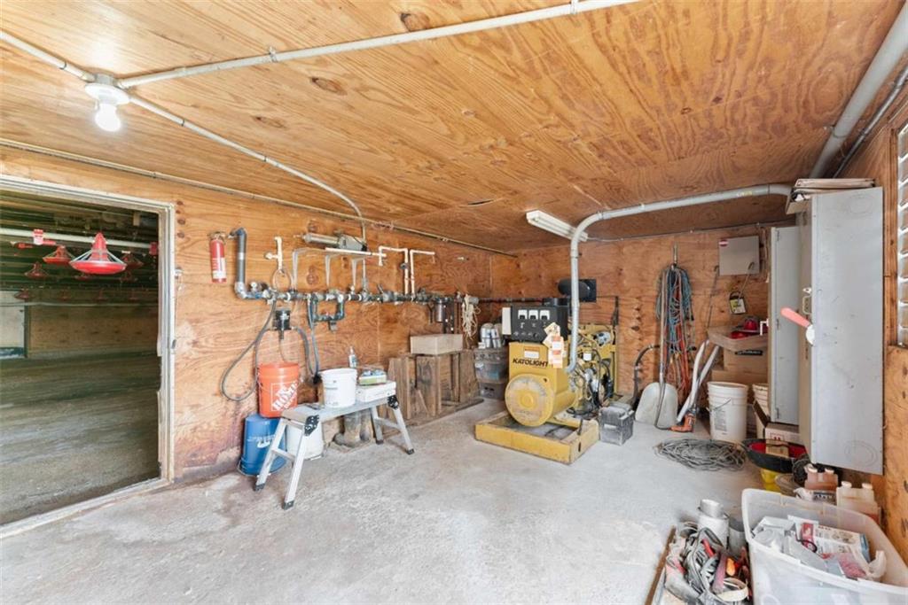 3322 Cheek Pulliam Road Royston, GA 30662 - Photo 42 of 61 a view of a room with gym equipment