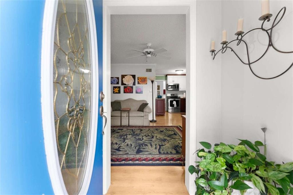 3322 Cheek Pulliam Road Royston, GA 30662 - Photo 6 of 61 a view of a living room