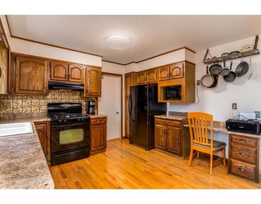 580 Plumtree Road Springfield, MA 01118 - Photo 8 of 28