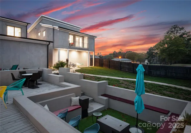 a view of outdoor space