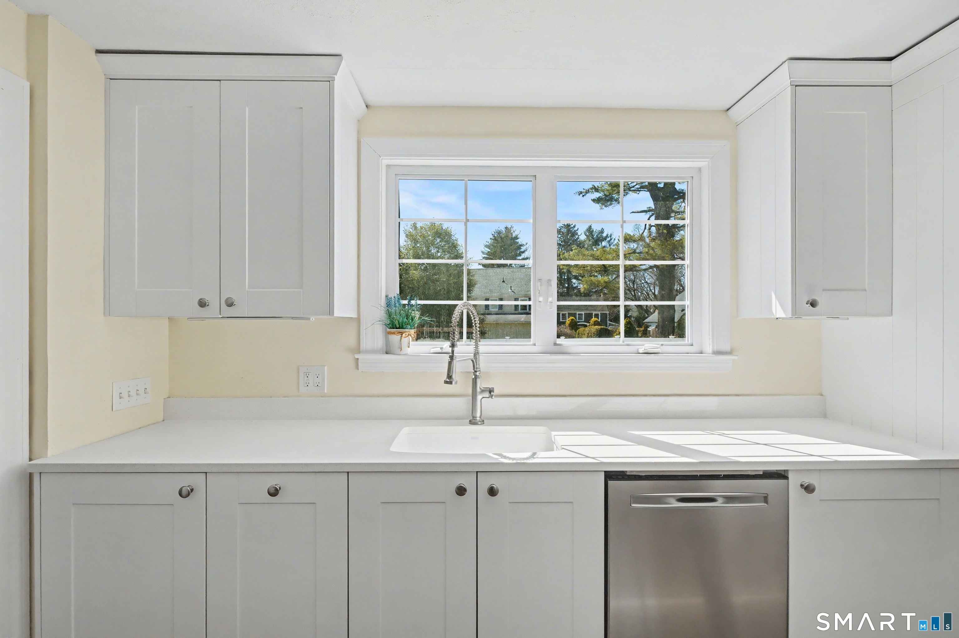 109 Gillies Road Hamden, CT 06517 - Photo 15 of 40