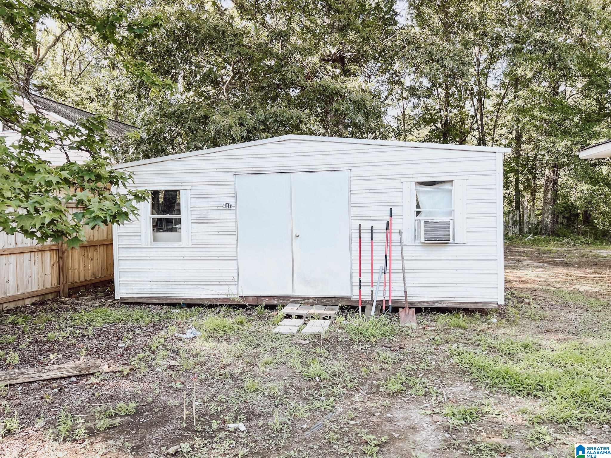 3651 Black Road Rainbow City, AL 35906 - Photo 8 of 28