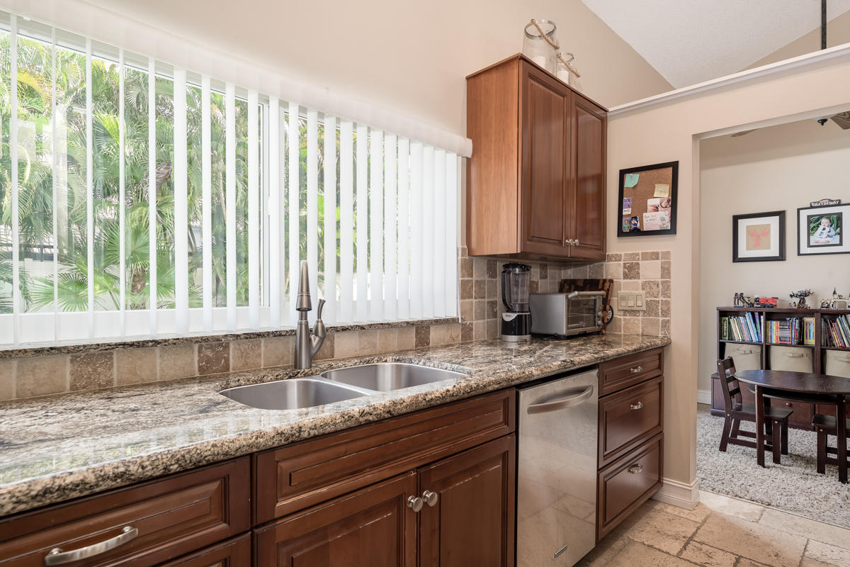 22340 Martella Avenue Boca Raton, FL 33433 - Photo 11 of 26 Kitchen II