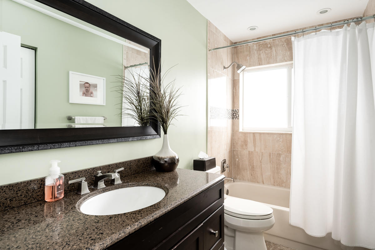 22340 Martella Avenue Boca Raton, FL 33433 - Photo 18 of 26 Bathroom II