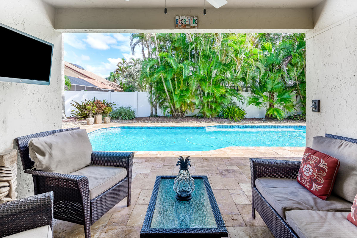 22340 Martella Avenue Boca Raton, FL 33433 - Photo 21 of 26 Covered Patio