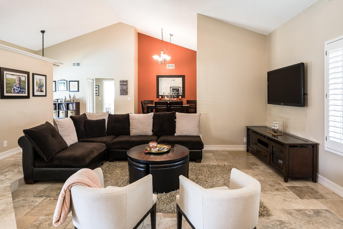 22340 Martella Avenue Boca Raton, FL 33433 - Photo 3 of 26 Living Room