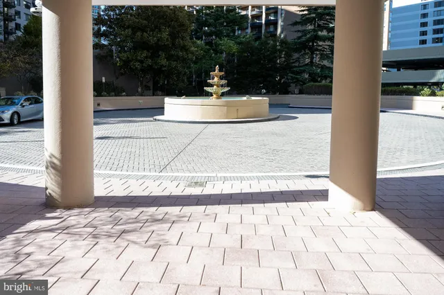 $2,145 | 1211 South Eads Street, Unit 102, Arlington, VA 22202