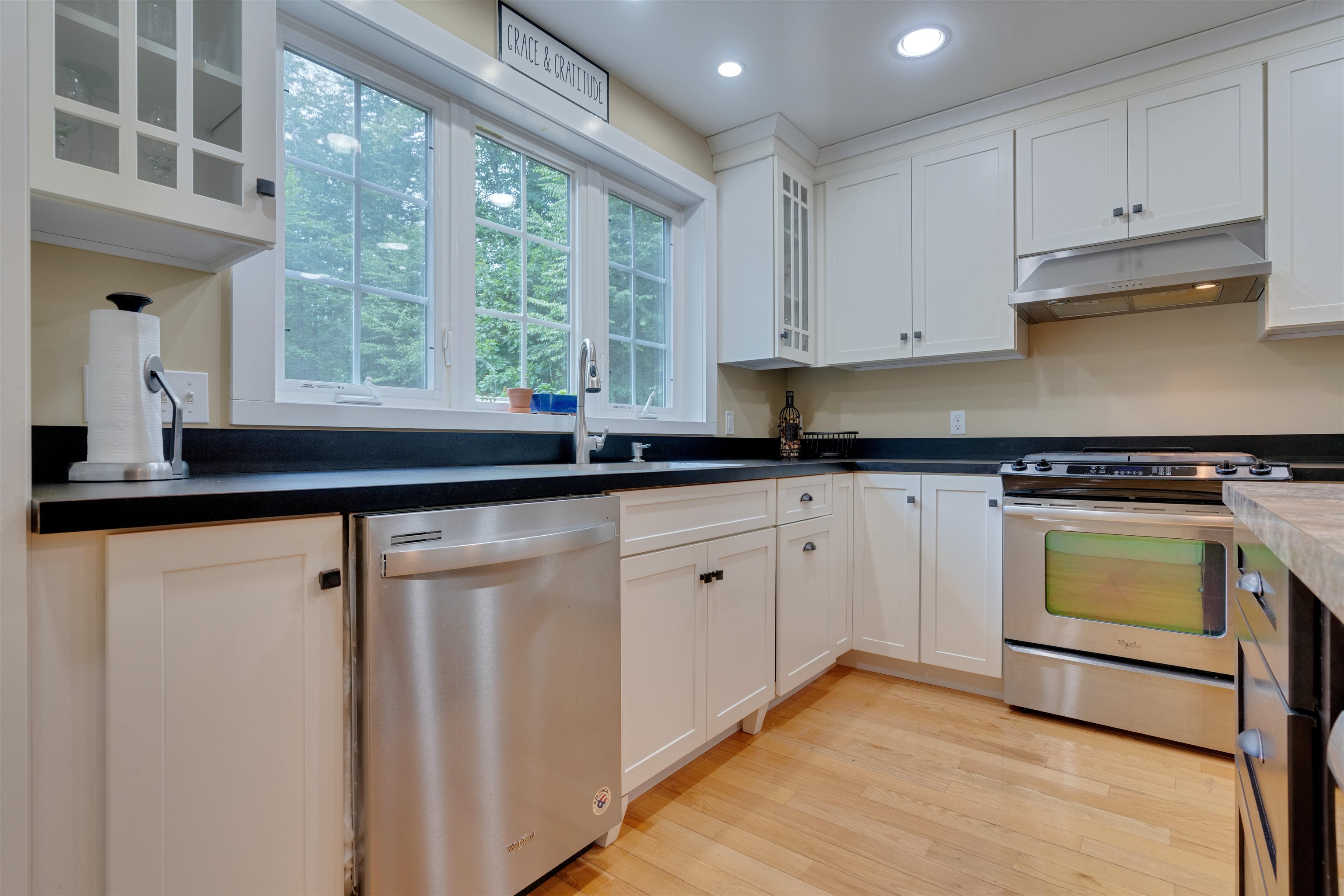 40 Morgan Drive Epping, NH 03042 - Photo 3 of 39